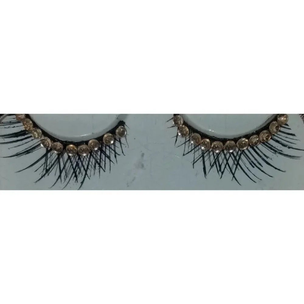 Stylish False Eyelashes - Picture 3 of 6
